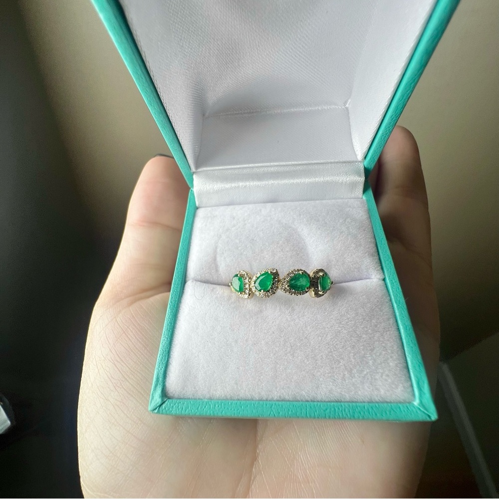 Emerald and Diamond 14KT Gold Halo Band Ring. READ DESCRIPTION -Size 8.5 - Picture 4 of 7